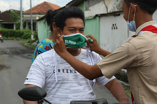 PEMBAGIAN MASKER DAN SOSIALISASI 3M